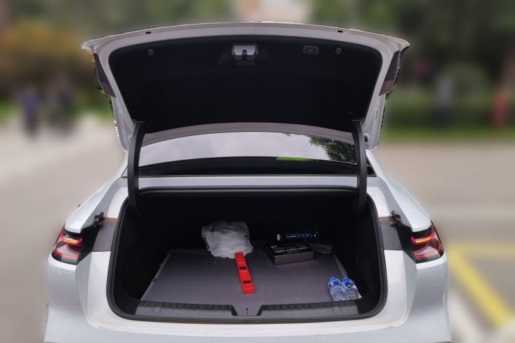 Used Geely Galaxy E8 2025 700 km Long-Range Intelligent Driving Version Trunk