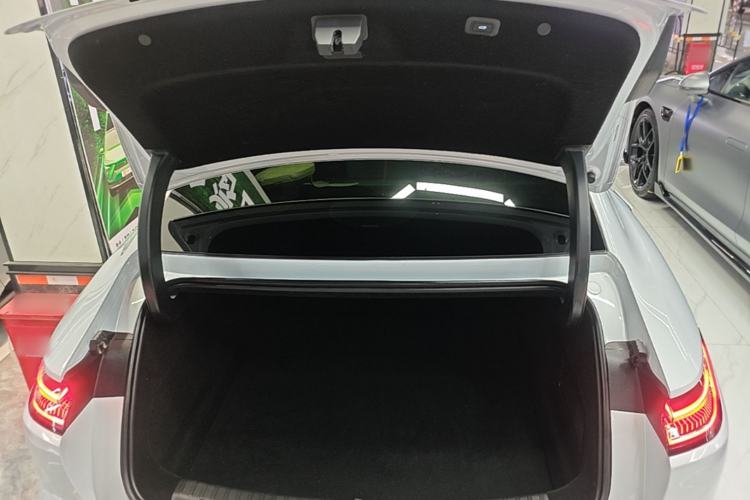 Used Geely Galaxy E8 2025 700 km Long-Range Intelligent Driving Version Trunk