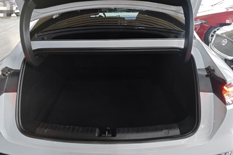 Used Geely Galaxy E8 2025 700 km Long-Range Intelligent Driving Version Trunk