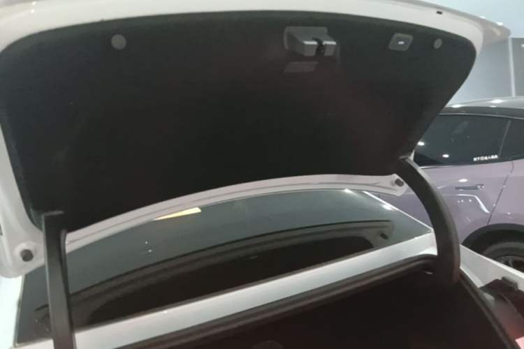 Used Geely Galaxy E8 2025 700 km Long-Range Intelligent Driving Version Trunk