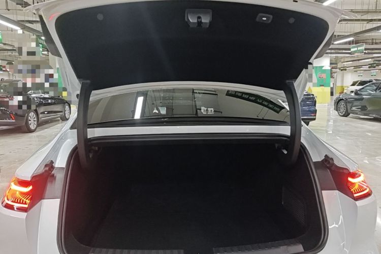 Used Geely Galaxy E8 2025 700 km Long-Range Intelligent Driving Version Trunk