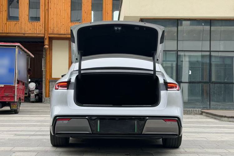 Used Geely Galaxy E8 2025 700 km Long-Range Intelligent Driving Version Trunk