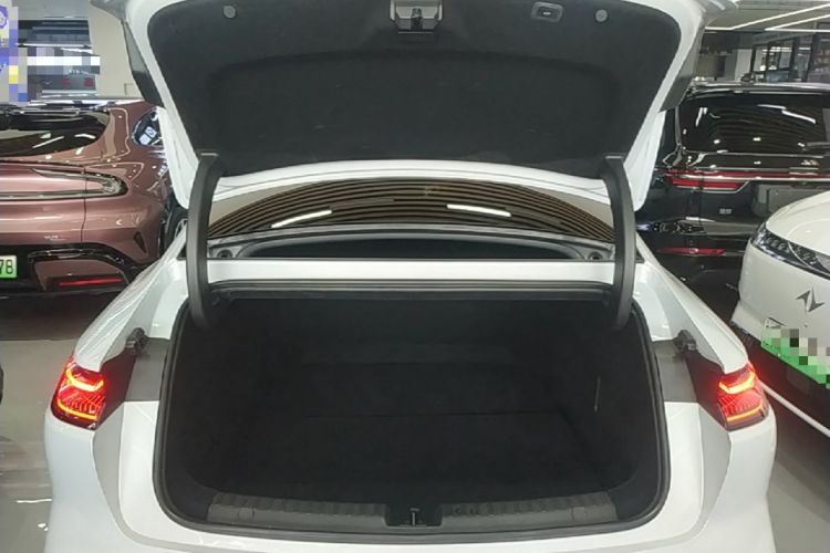 Used Geely Galaxy E8 2025 700 km Long-Range Intelligent Driving Version Trunk