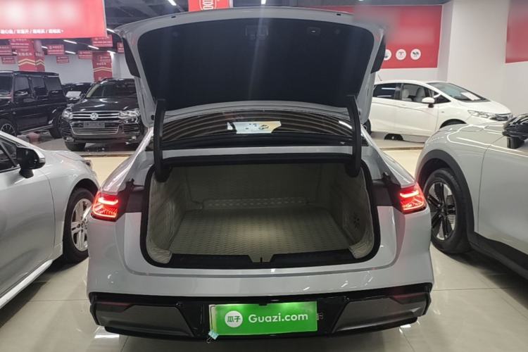 Used Geely Galaxy E8 2025 700 km Long-Range Intelligent Driving Version Trunk