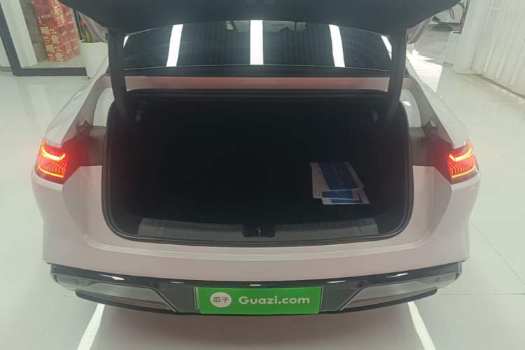 Used Geely Galaxy E8 2025 Model—610km Exploration+ Version Trunk