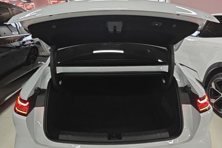 Used Geely Galaxy E8 2025 700 km Long-Range Intelligent Driving Version Trunk