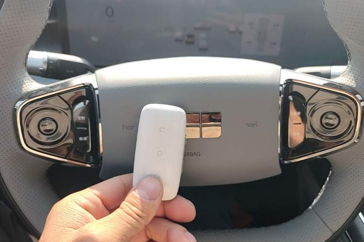 Used Geely Galaxy E8 2025 700 km Long-Range Intelligent Driving Version Vehicle Key