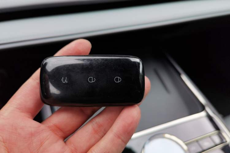 Used Geely Galaxy E8 2025 700 km Long-Range Intelligent Driving Version Vehicle Key