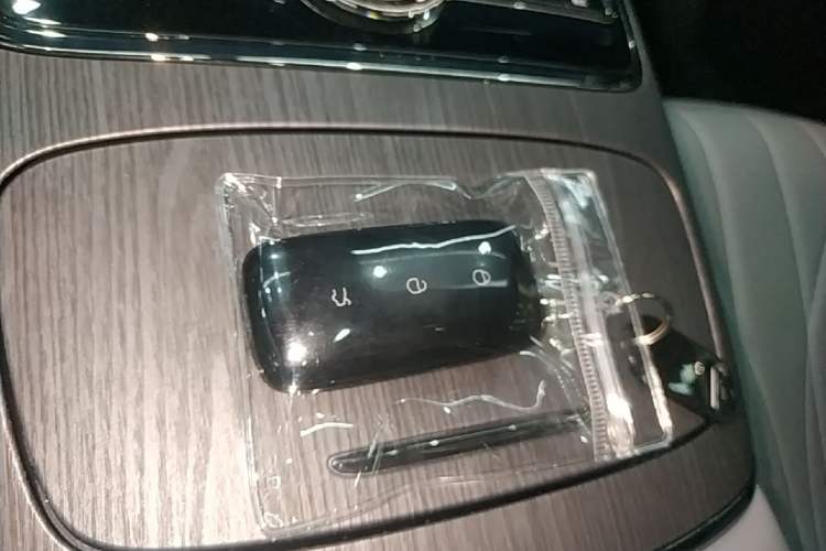 Used Geely Galaxy E8 2025 700 km Long-Range Intelligent Driving Version Vehicle Key