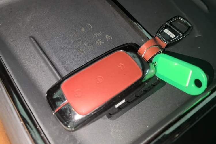 Used Geely Galaxy E8 2025 700 km Long-Range Intelligent Driving Version Vehicle Key