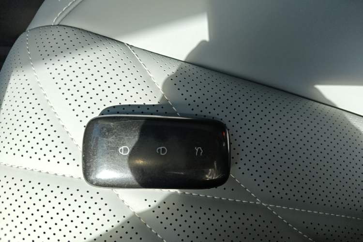 Used Geely Galaxy E8 2025 700 km Long-Range Intelligent Driving Version Vehicle Key