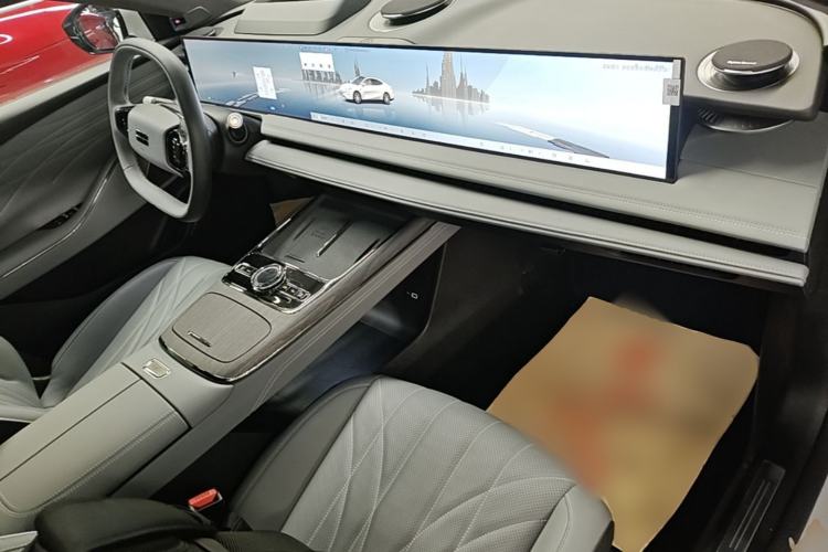 Used Geely Galaxy E8 2025 700 km Long-Range Intelligent Driving Version Center Console