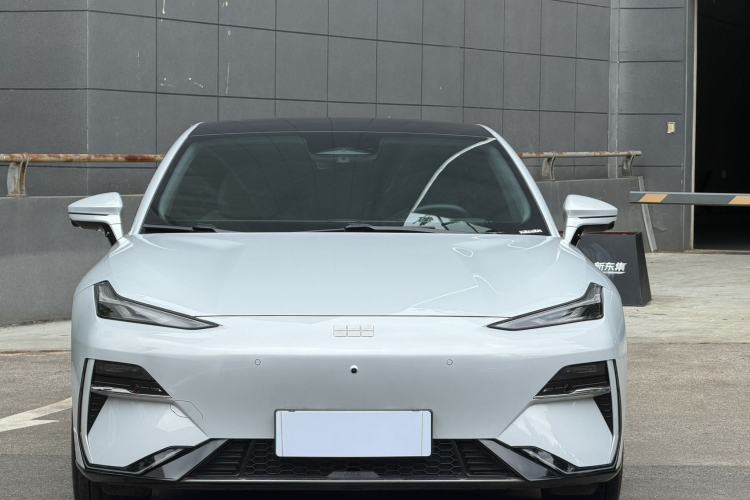 Used Geely Galaxy E8 2025 700 km Long-Range Intelligent Driving Version Exterior 4
