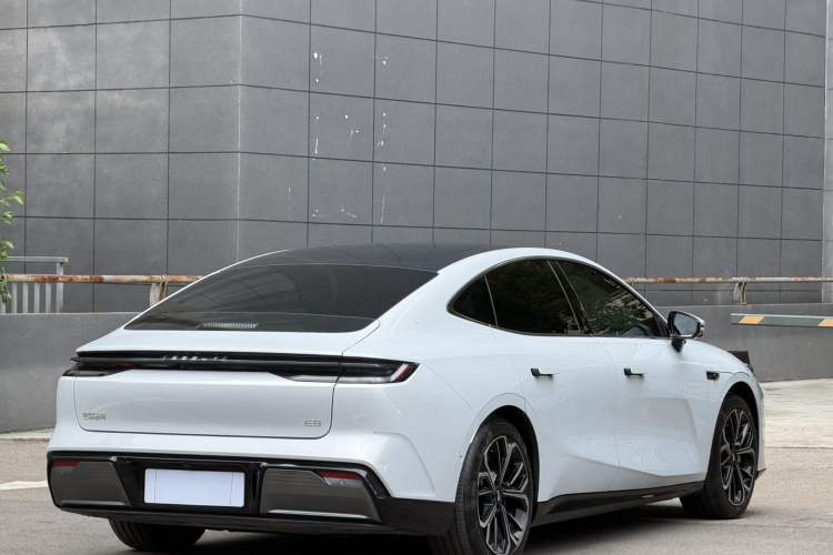 Used Geely Galaxy E8 2025 700 km Long-Range Intelligent Driving Version Exterior 7