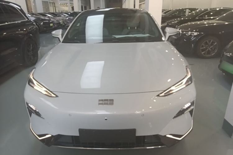 Used Geely Galaxy E8 2025 700 km Long-Range Intelligent Driving Version Front