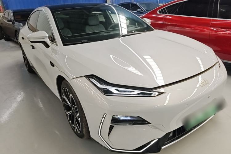 Used Geely Galaxy E8 2025 700 km Long-Range Intelligent Driving Version Front Right 45 Deg