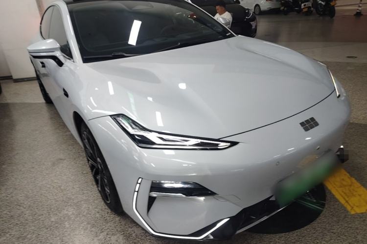 Used Geely Galaxy E8 2025 700 km Long-Range Intelligent Driving Version Front Right 45 Deg