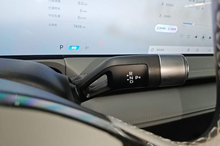 Used Geely Galaxy E8 2025 700 km Long-Range Intelligent Driving Version Gear Lever