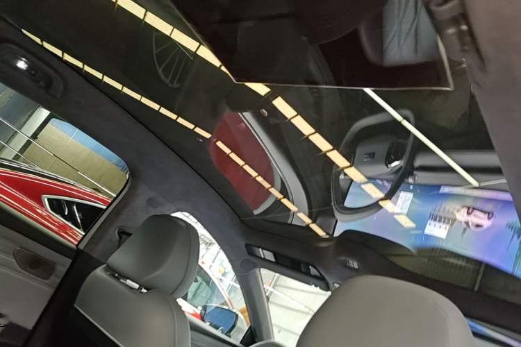 Used Geely Galaxy E8 2025 700 km Long-Range Intelligent Driving Version Headliner