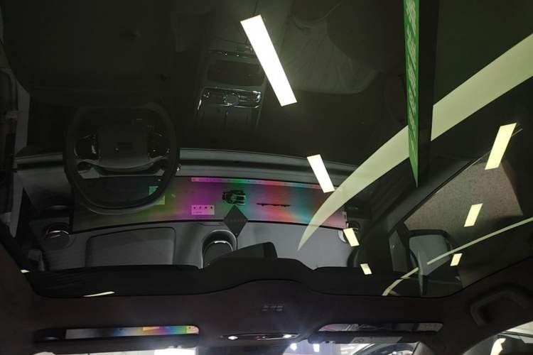 Used Geely Galaxy E8 2025 700 km Long-Range Intelligent Driving Version Headliner