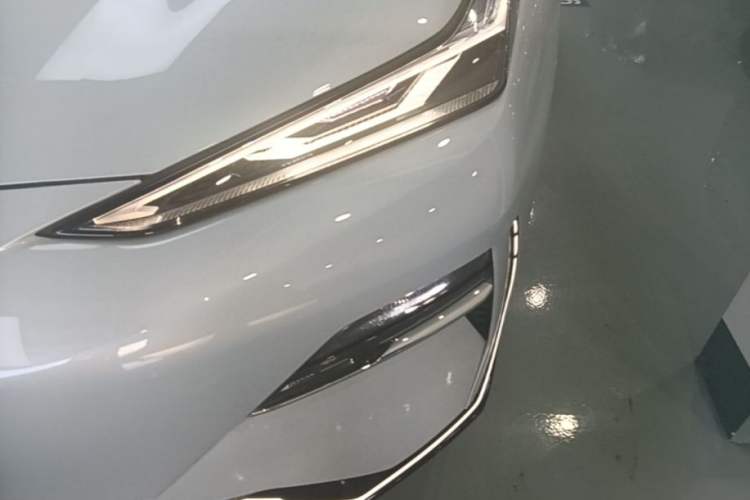 Used Geely Galaxy E8 2025 700 km Long-Range Intelligent Driving Version Left Front Headlight