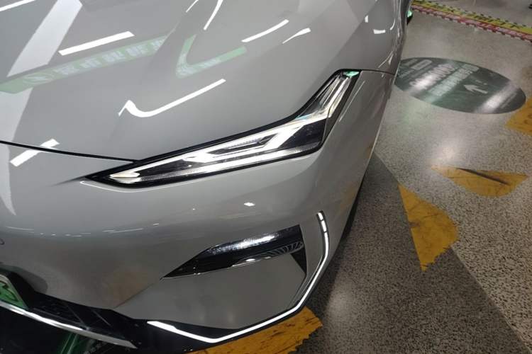 Used Geely Galaxy E8 2025 700 km Long-Range Intelligent Driving Version Left Front Headlight