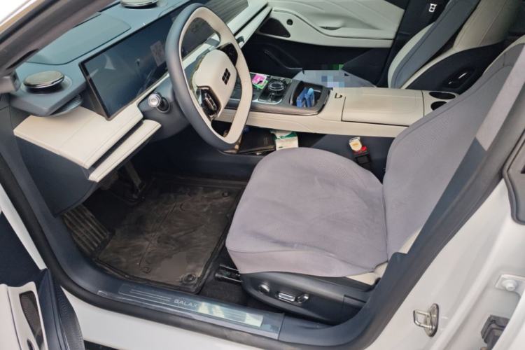 Used Geely Galaxy E8 2025 700 km Long-Range Intelligent Driving Version Left Front Seat