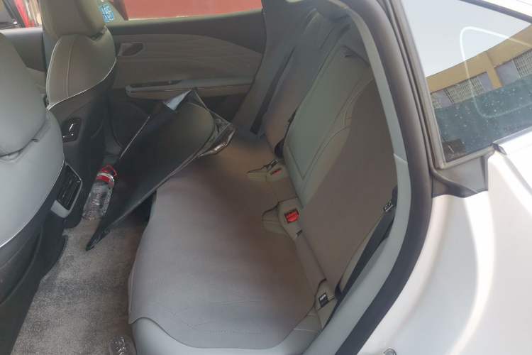Used Geely Galaxy E8 2025 575 km Intelligent Driving Edition Left Rear Seat
