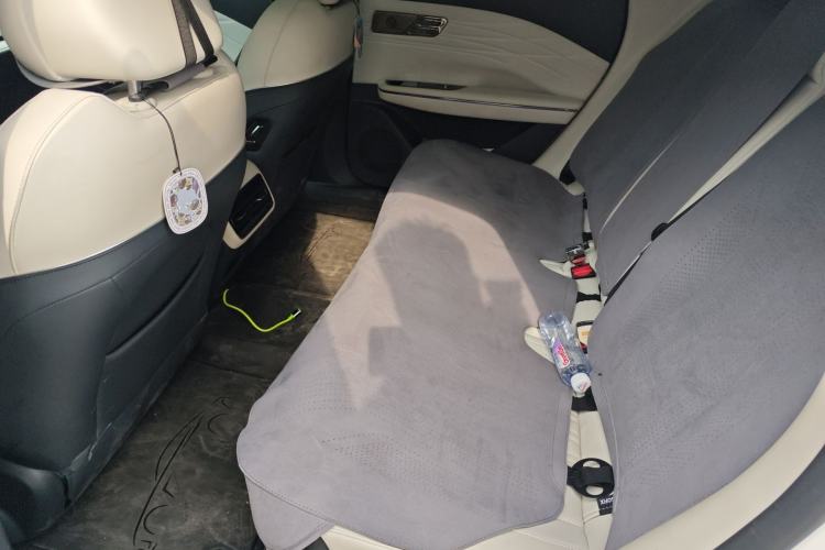 Used Geely Galaxy E8 2025 700 km Long-Range Intelligent Driving Version Left Rear Seat