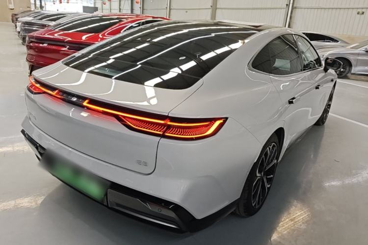 Used Geely Galaxy E8 2025 700 km Long-Range Intelligent Driving Version Rear Right 45 Deg