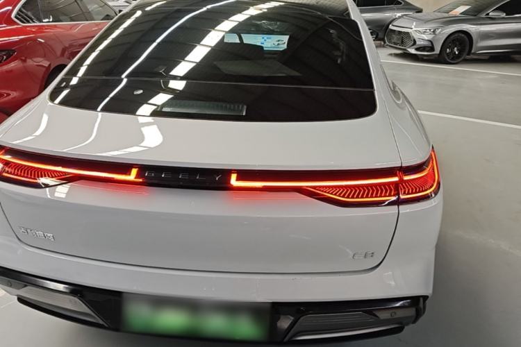 Used Geely Galaxy E8 2025 700 km Long-Range Intelligent Driving Version Rear