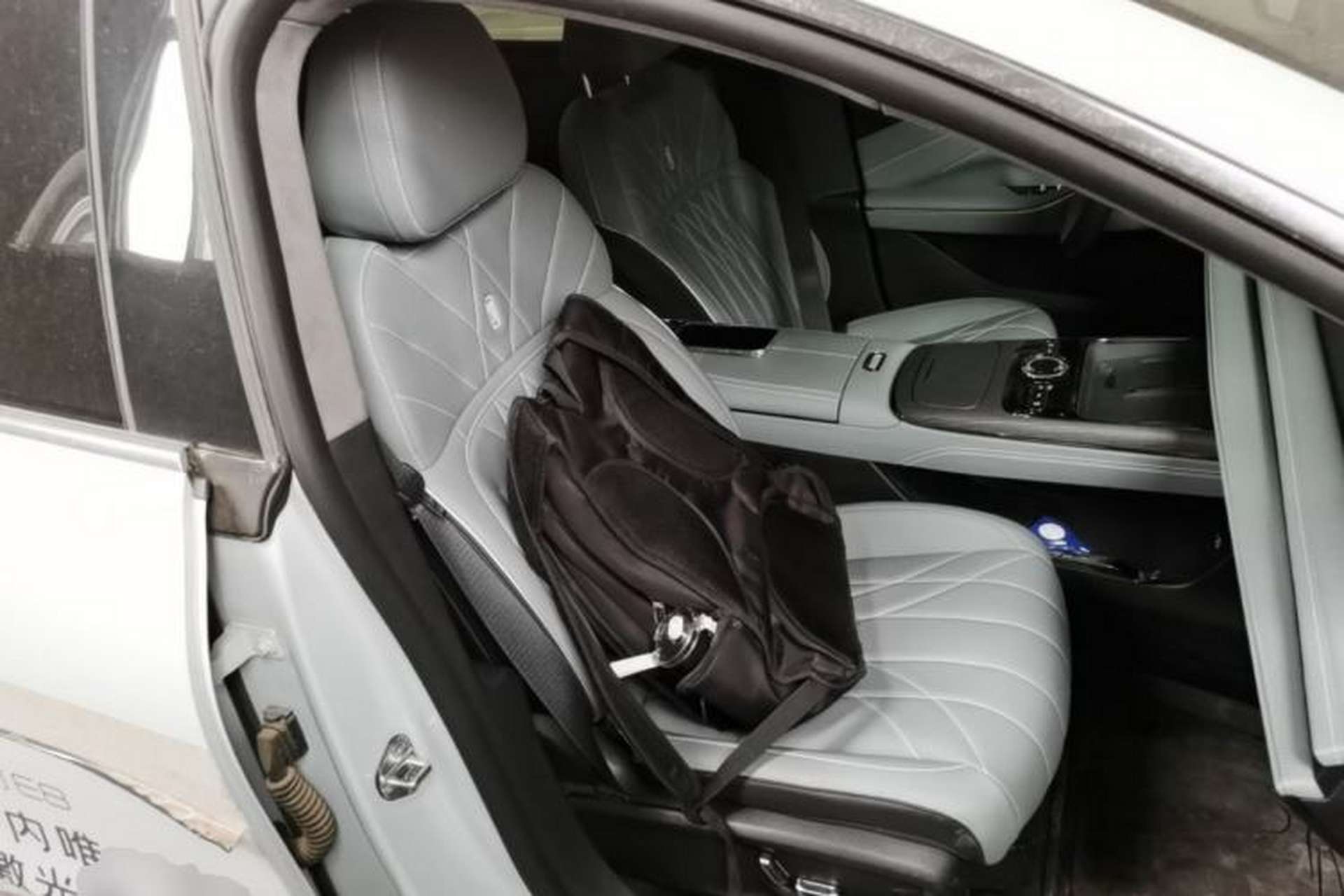 Used Geely Galaxy E8 2025 700 km Long-Range Intelligent Driving Version Right Front Seat