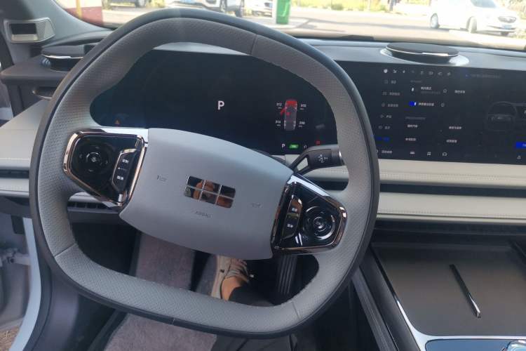 Used Geely Galaxy E8 2025 575 km Intelligent Driving Edition Steering Wheel