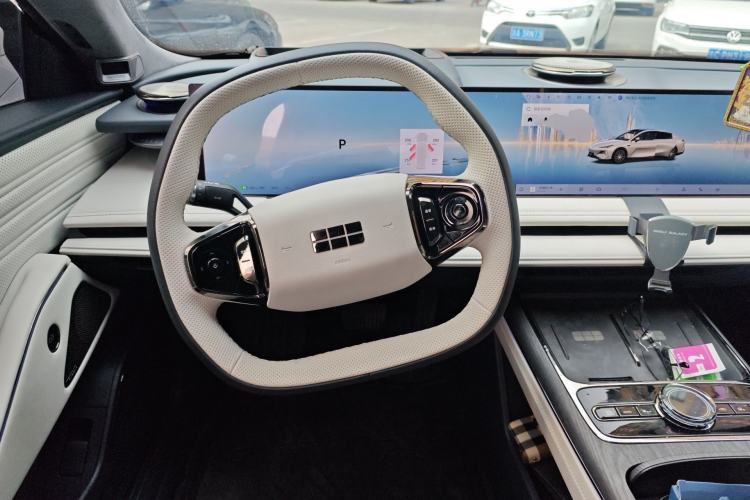 Used Geely Galaxy E8 2025 700 km Long-Range Intelligent Driving Version Steering Wheel