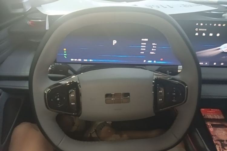 Used Geely Galaxy E8 2025 700 km Long-Range Intelligent Driving Version Steering Wheel