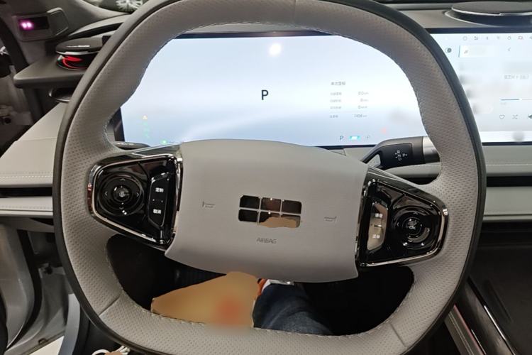 Used Geely Galaxy E8 2025 700 km Long-Range Intelligent Driving Version Steering Wheel