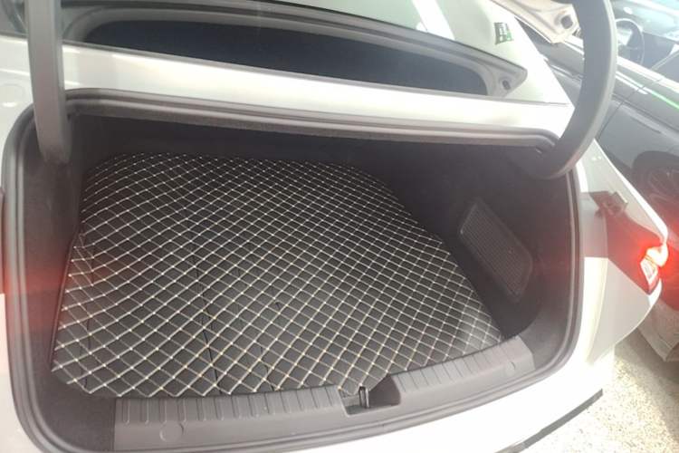 Used Geely Galaxy E8 2025 700 km Long-Range Intelligent Driving Version Trunk