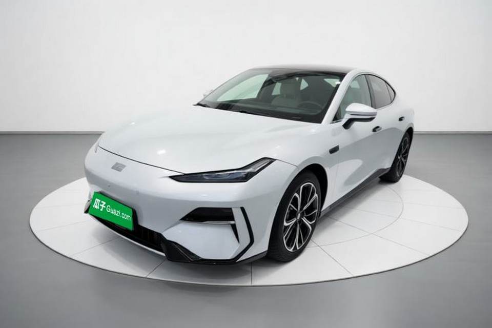 Geely Galaxy E8 2025