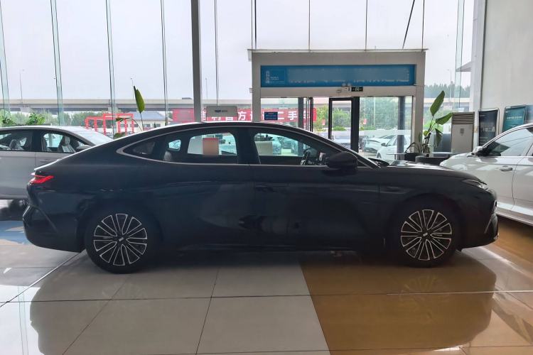 Used Geely Galaxy 8 2025 130km EM-i Prestige Edition Exterior 2