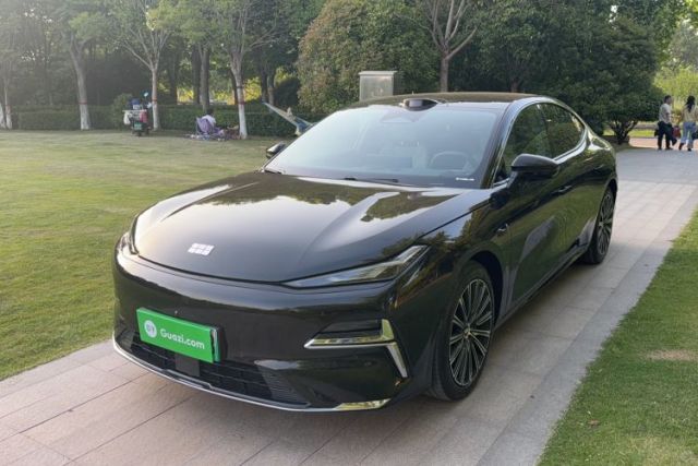 Used Geely Galaxy 8 2025 130km EM-P Starship Edition