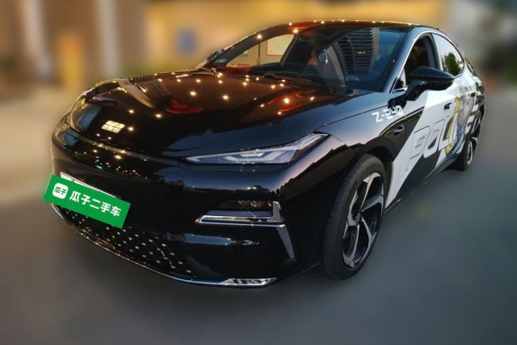 Geely Galaxy 8 2025 130km EM-i Flagship Edition