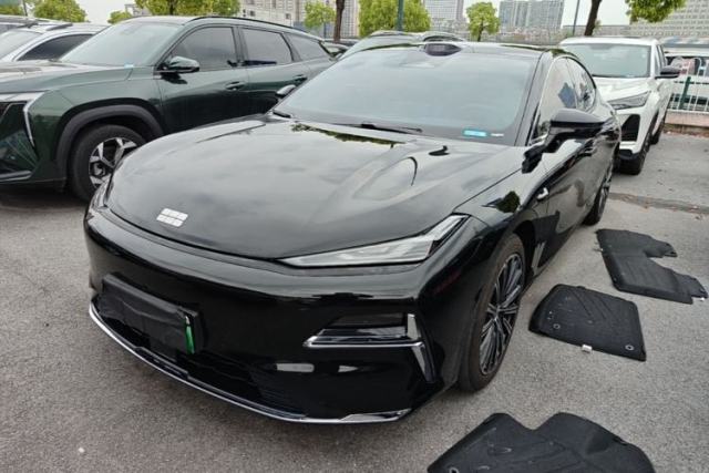 Used Geely Galaxy 8 2025 130km EM-P Starship Edition