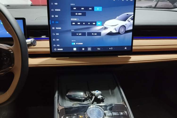 Used Geely Galaxy 8 2025 130km EM-i Deluxe Edition Audio And AC Panel