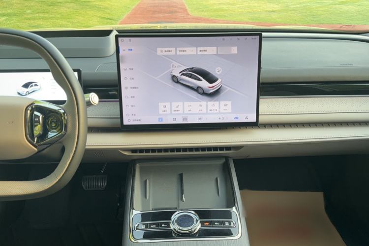 Used Geely Galaxy 8 2025 130km EM-P Starship Edition Audio And AC Panel