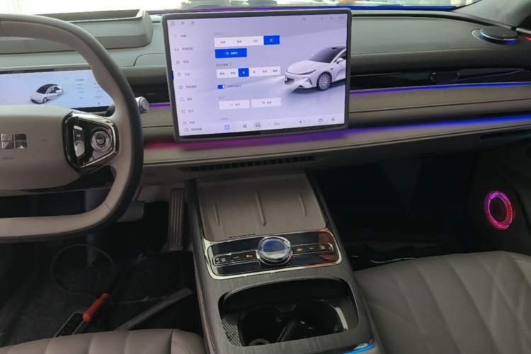 Used Geely Galaxy 8 2025 130km EM-P Starship Edition Audio And AC Panel