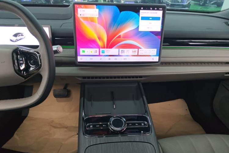 Used Geely Galaxy 8 2025 130km EM-P Starship Edition Audio And AC Panel