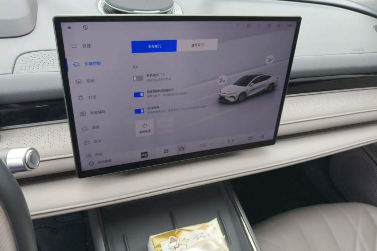 Used Geely Galaxy 8 2025 130km EM-P Starship Edition Audio And AC Panel