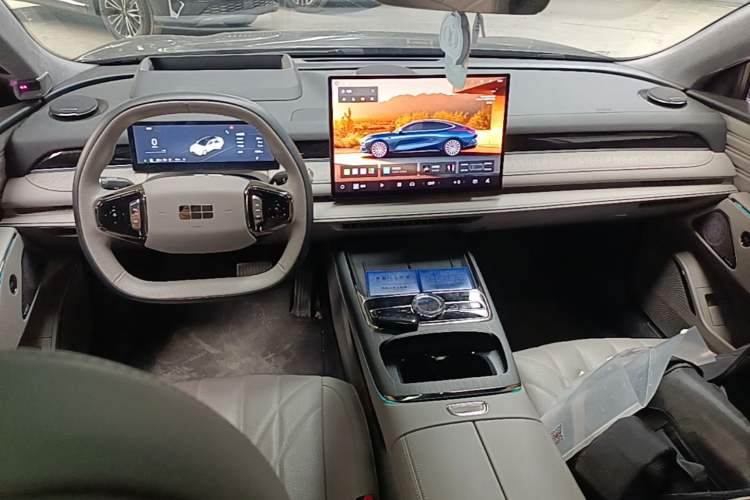 Used Geely Galaxy 8 2025 130km EM-P Starship Edition Center Console