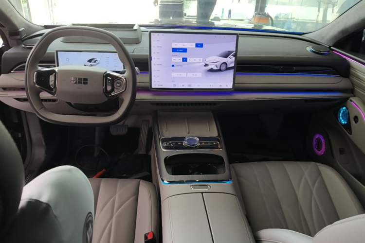 Used Geely Galaxy 8 2025 130km EM-P Starship Edition Center Console