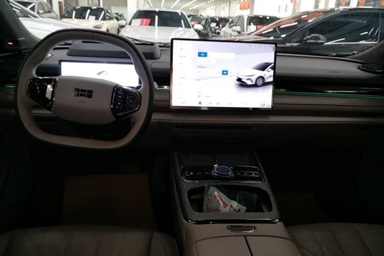 Used Geely Galaxy 8 2025 130km EM-P Starship Edition Center Console